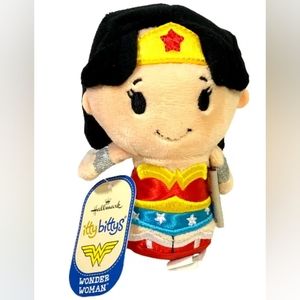 Hallmark Itty Bittys WONDER WOMAN DC Super Hero 4" Mini Plush 2014 Retired NWT